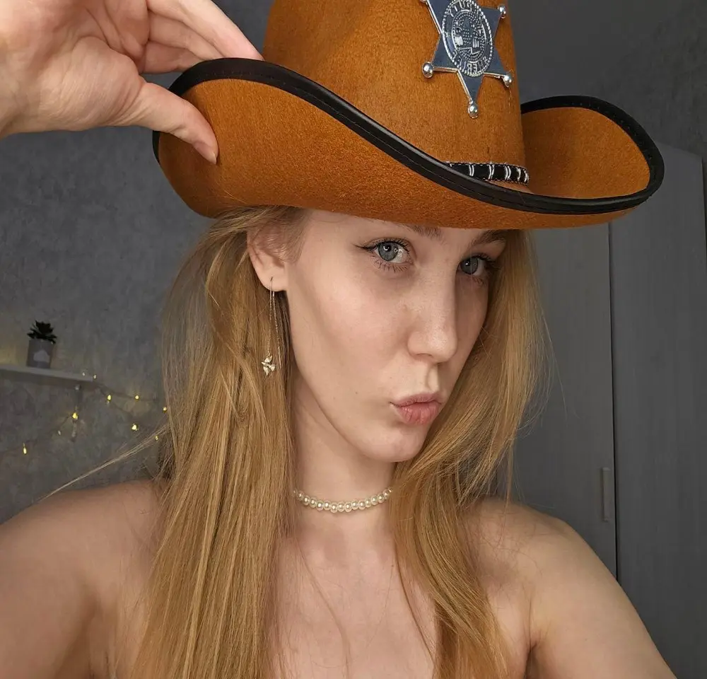 QuennaHallman