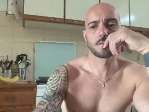 Cam4 Live Sex Cam of alessandromori9