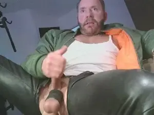Cam4 Private Sex Chat of leatherdude