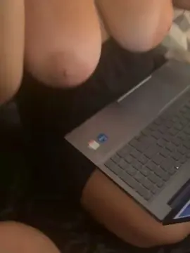 Cam4 Free Live Porn of collina09