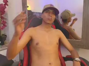 Cam4 Live Sex Cam of Alan_Colthon