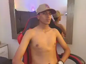 Cam4 Live Sex Cam of Alan_Colthon