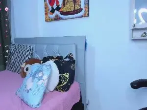 Cam4 Watch Live Sex Cams of SharonWar1