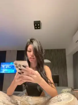Cam4 Free Live Porn of Ari_linda