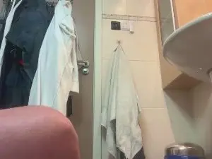 Cam4 Free Live Porn of piercing1975