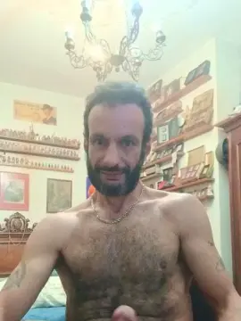 Cam4 Free Live Porn of Misterhaifa20