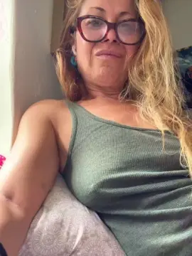 Cam4 Live Porn of Kinkibubble