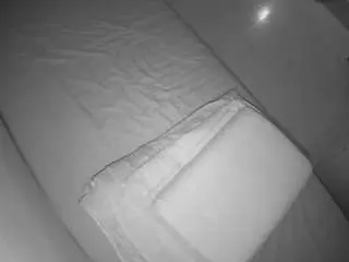 Camsoda Adult Webcams of voyeurcam-julmodels-greybed-2