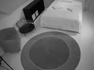 Camsoda Live Sex of voyeurcam-julmodels-whitebed-1