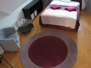 Camsoda Free Live Porn of voyeurcam-julmodels-whitebed-1
