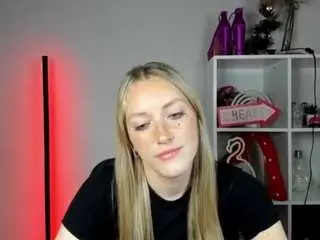 Camsoda Sex Cam of evelynblond