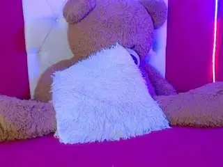 Camsoda Free Porn Cam of noahgrace
