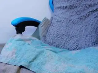 Camsoda Nude Webcam of klylls-squirt