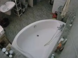 Camsoda Adult Webcams of voyeurcam-julmodels-bath-1st-1
