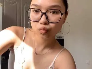 Camsoda Free Live Porn of adriannabienkowski