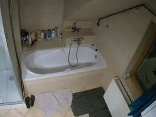 Camsoda Live Sex of voyeurcam-julmodels-bath-2nd-1