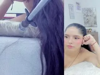 Camsoda Nude Webcam of emily-philip