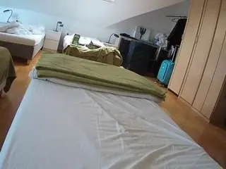 Camsoda Best Webcam of voyeurcam-julmodels-bed-1