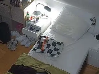 Camsoda Free Porn Cam of voyeurcam-julmodels-bed-7