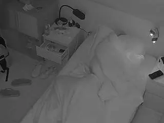 Camsoda Live Porn of voyeurcam-julmodels-bed-7