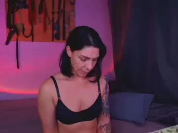 Chaturbate Live Sex Cam of rollamoonshine