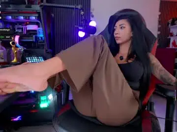 Chaturbate Free Porn Cam of evelyne92