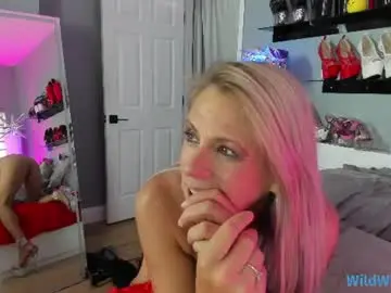 Chaturbate Nude Webcam of wildwifebarbie