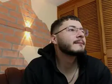 Chaturbate Best live sex cam show of brandon__01