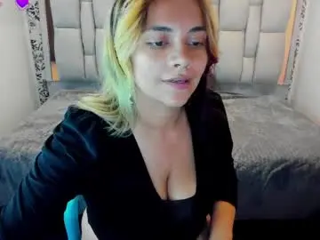 Chaturbate Nude Webcam of kiara_cruz__