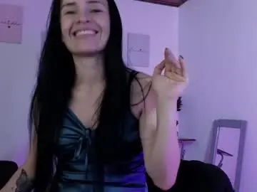 Chaturbate Live Sex Cam of cristal_hilton_10