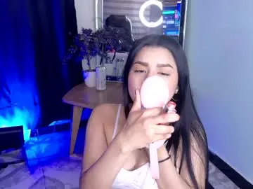 Chaturbate Best live sex cam show of emilyy05_