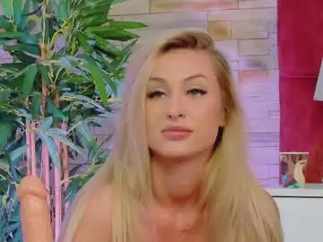 Chaturbate Live Sex Cam of helenceccile