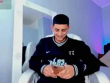 Chaturbate Live Sex Cam of alex_cute77