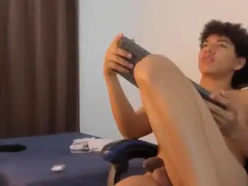 Chaturbate Adult Webcam of maximiliano_kh4lil