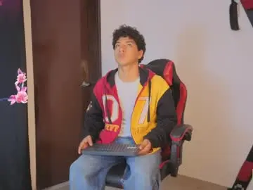 Chaturbate Private Sex Chat of maximiliano_kh4lil