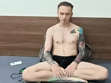 Chaturbate Live Sex Cam of silent_stitch