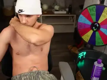 Chaturbate Best live sex cam show of troy_greenxo