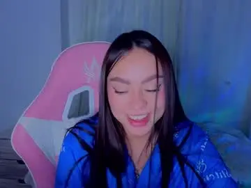 Chaturbate Live Sex Cam of lyavalmont