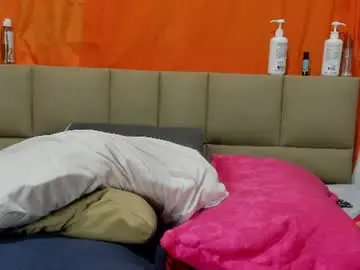 Chaturbate Live Sex Cam of lilybaudyn_
