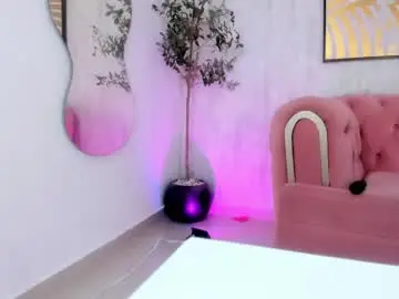 Chaturbate Watch Live Sex Cams of krissi_latore
