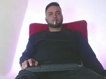 Chaturbate Live Sex Cam of robert_leroy