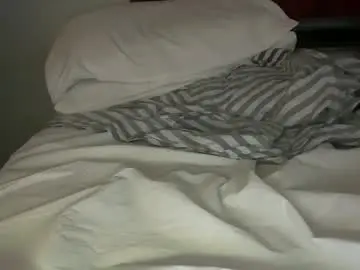 Chaturbate Live Sex Cam of pantslesstraveler_plt