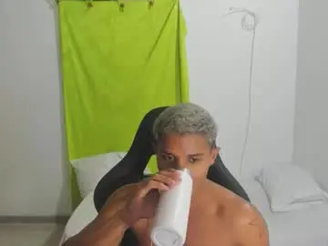 Chaturbate Adult Webcams of corzoethan