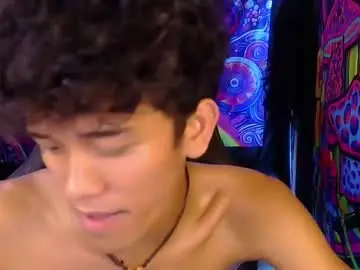 Chaturbate Live Sex of ken_bigcockxx