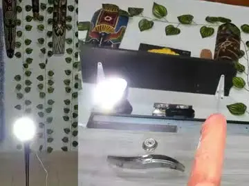 Chaturbate Live Sex Cam of gaia_funny