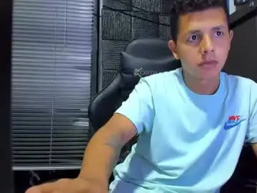 Chaturbate Watch Live Sex Cams of g_lincoln