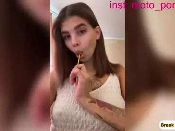 Chaturbate Live Porn of moto_ponchik