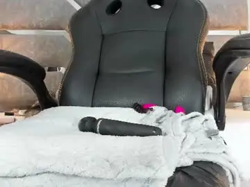 Chaturbate Nude Webcam of slut_milf_