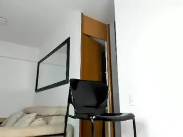 Chaturbate Live Sex Cam of sr_smit_hot