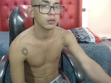 Chaturbate Free Porn Cam of maximiliano_hotdevil